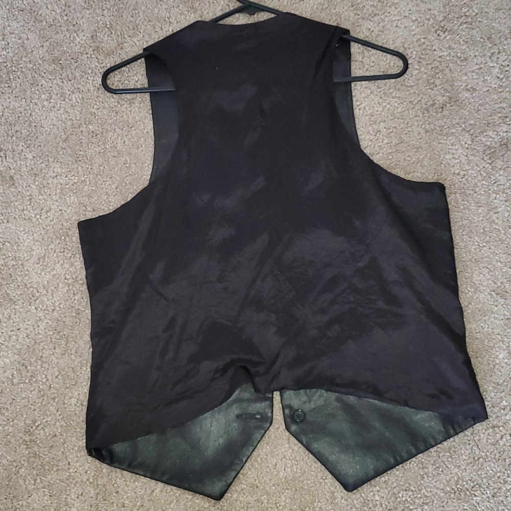Vest - Picture 4 of 4